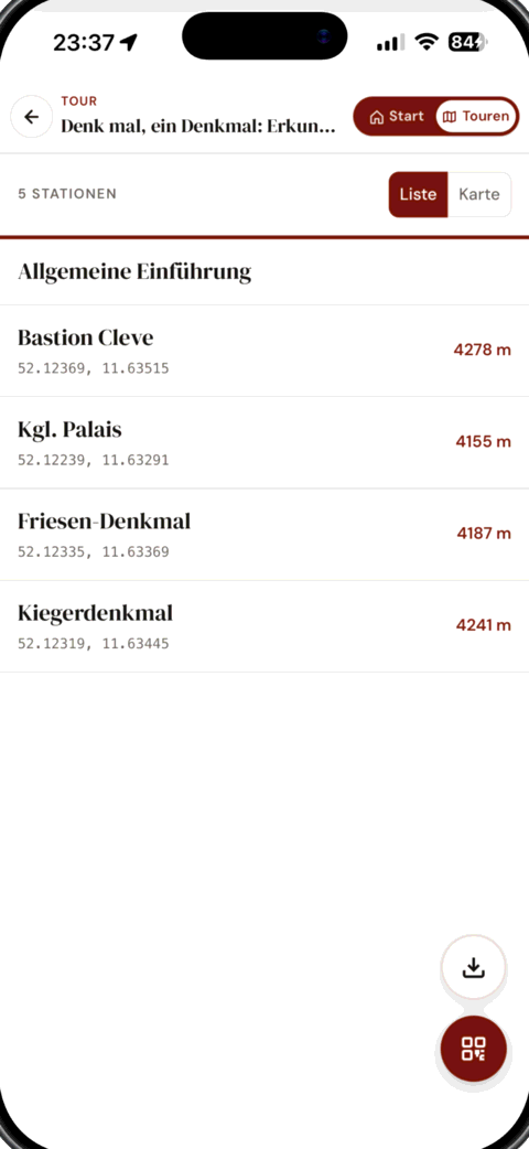 Stationsliste mit gut lesbarer Schrift und klarem Kontrast